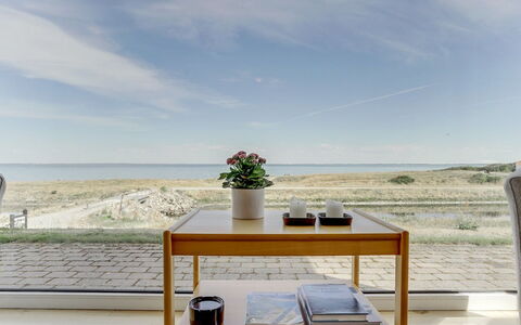 Yorrick - 50M to the Fjord: Mueble, Mar, Oceano, Costa, Apuntalar, Playa, Mesa De Café, Material Natural, Silla, Madera Dura