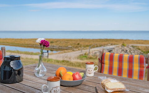 Yorrick - 50M to the Fjord: Vajilla, Mueble, Mesa, Drinkware, Utensilios Para Servir, Mueble Para Exteriores, Mar, Mesa Al Aire Libre, Costa, Playa