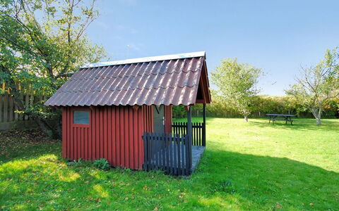Indi - 400M from the Sea: Azul, Arbusto, Cabaña, Cobertura Del Suelo, Jardín, Inmuebles, Sombra, Paisajismo, Casa De Campo, Eco Hotel