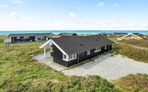 Esma - 150M from the Sea: Cabaña, \Choza
