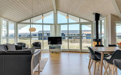 Esma - 150M from the Sea: Madera, Techo, Casa, Porche, Puerta, Cabaña, Sombra, Vía Muerta, Madera Dura, Manchas De Madera