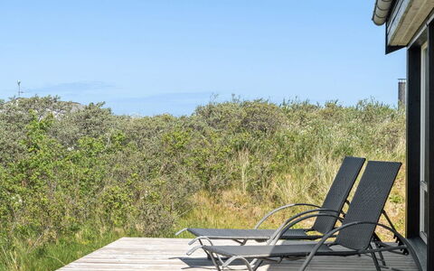Welma - 500M from the Sea: Mueble, Mueble Para Exteriores, Silla, Mar, Oceano, Madera Dura, Sombra, Costa, Cubierta, Sunlounger