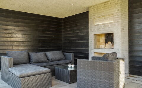 Alva - 998M from the Sea: Piscina, Mueble Para Exteriores, Mueble, Recurso, Losa, Eco Hotel, Sombra, Silla, Ocio, Inmuebles