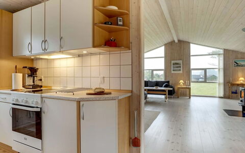 Sampsa - 600M from the Sea: Diseño De Interiores, Piso, Mueble, Madera, Techo, Suelo, Cocina, Habitación, Lámpara, Departamento