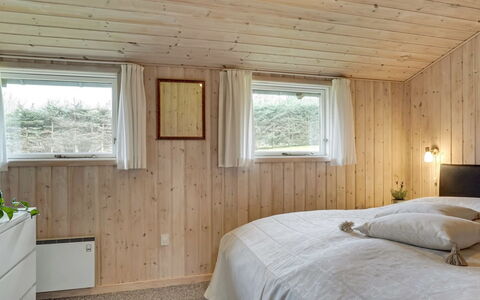 Sampsa - 600M from the Sea: Piso, Pared, Diseño De Interiores, Suelo, Madera, Techo, Habitación, Cama, Habitación, Sábana