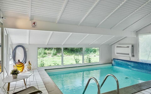 Blondine - 940M from the Sea