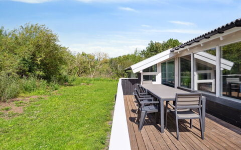 Blondine - 940M from the Sea