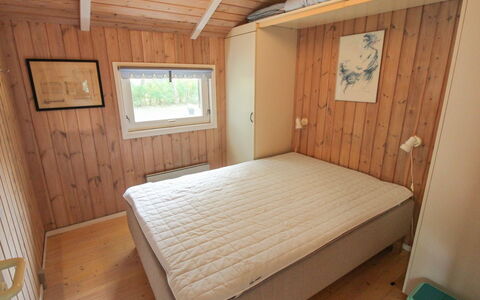 Nakke - 1.3Km from the Sea: Mueble, Diseño De Interiores, Piso, Madera, Suelo, Techo, Suelos De Madera, Silla, Mesa, Encendiendo