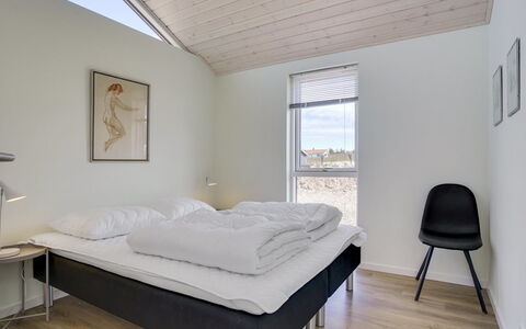 Luci - 500M from the Sea: Casa, Casa, Puerta, Techo, Cabaña, Inmuebles, Jardín, Sombra, Vía Muerta, Yarda