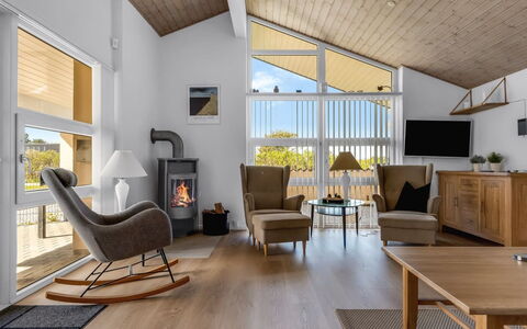 Albina - 844M from the Sea: Mueble, Diseño De Interiores, Piso, Sofá, Suelo, Sala, Madera, Techo, Habitación, Silla