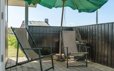 Hubert - 150M from the Sea