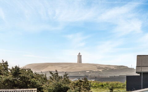Alfhild - 297M from the Sea: Casa, Casa, Puerta, Techo, Cabaña, Inmuebles, Jardín, Sombra, Vía Muerta, Yarda