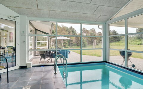 Aiyana - 530M from the Sea: Piscina, Piso, Techo, Puerta, Suelo, Material Compuesto, Sombra, Recurso, Silla, Vaso