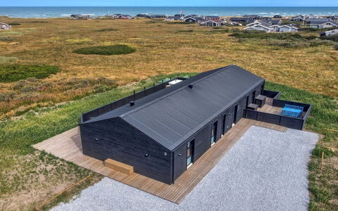 Heilo - 300M from the Sea: Madera, Techo, Arquitectura, Casa, Casa, Cabaña, Vía Muerta, Madera Dura, Pendiente, Inmuebles