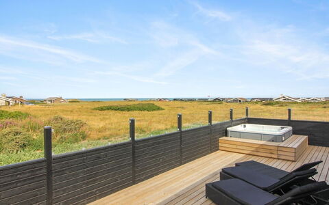 Heilo - 300M from the Sea: Madera, Techo, Arquitectura, Casa, Casa, Cabaña, Vía Muerta, Madera Dura, Pendiente, Inmuebles