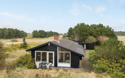 Øgrim - 204M from the Sea: Mueble, Diseño De Interiores, Silla, Piso, Mesa, Recurso, Suelo, Techo, Habitación, Eco Hotel