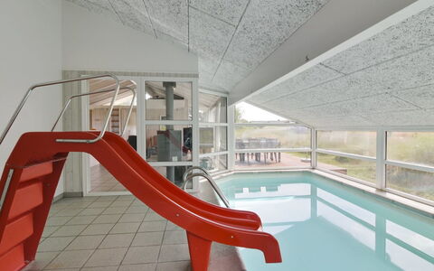 Ilmo - 950M from the Sea: Techo, La Luz Del Día, Diseño, Tolva, Piscina, Recurso, Ático, Escalera