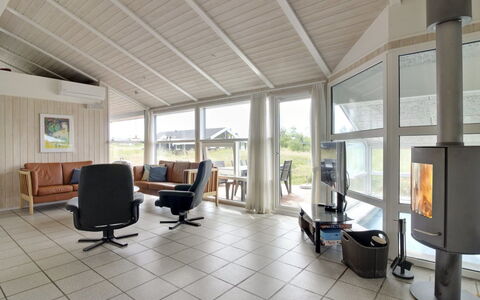 Ilmo - 950M from the Sea: Mueble, Diseño De Interiores, Piso, Suelo, Techo, Madera, Sofá, Sala, Silla, Habitación