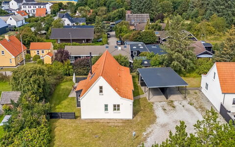 Marijanne - 500M from the Sea: Madera, Techo, Arquitectura, Casa, Casa, Cabaña, Vía Muerta, Madera Dura, Pendiente, Inmuebles