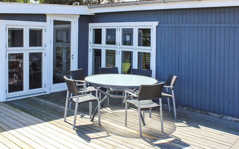 Marlena - 150M from the Sea: Piscina, Mueble Para Exteriores, Mueble, Recurso, Losa, Eco Hotel, Sombra, Silla, Ocio, Inmuebles