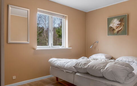 Jurgis - 300M from the Sea: Pared, Madera, Diseño De Interiores, Habitación, Suelo, Cama, Piso, Mueble, Sábana, Lecho