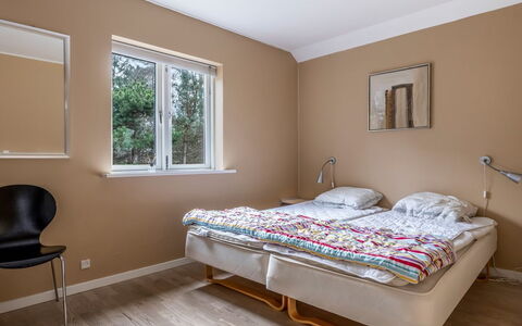 Jurgis - 300M from the Sea: Diseño De Interiores, Pared, Suelo, Piso, Mueble, Madera, Habitación, Cama, Textil, Habitación