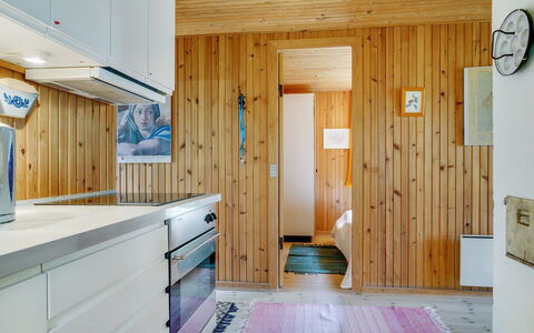 Asmod - 300M from the Sea: Madera, Piso, Diseño De Interiores, Techo, Suelo, Habitación, Cocina, Casa, Mostrador, Mueble