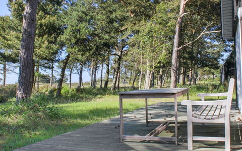 Hatem - 200M from the Sea: Madera, Casa, Porche, Cubierta, Madera Dura, Techo, Manchas De Madera, Suelos De Madera, Eco Hotel