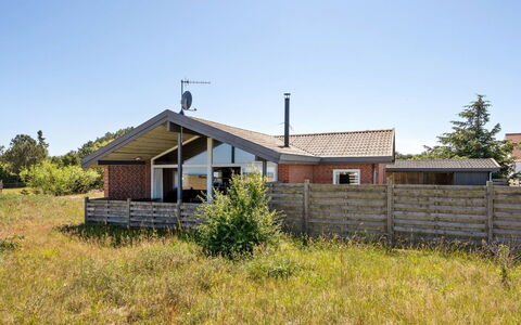 Thrineke - 200M from the Sea