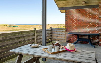 Thrineke - 200M from the Sea