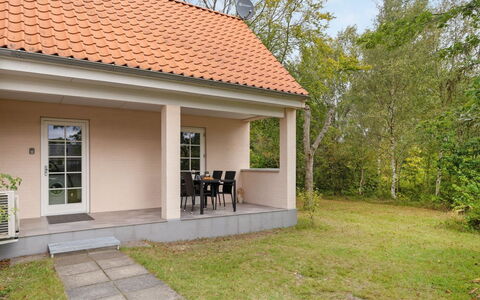 Hildegunn - 200M from the Sea: Madera, Casa, Porche, Cubierta, Madera Dura, Techo, Manchas De Madera, Suelos De Madera, Eco Hotel
