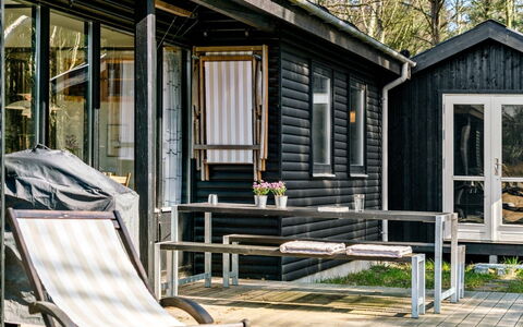Shayene - 2.5Km from the Sea: Madera, Casa, Porche, Cubierta, Madera Dura, Techo, Manchas De Madera, Suelos De Madera, Eco Hotel