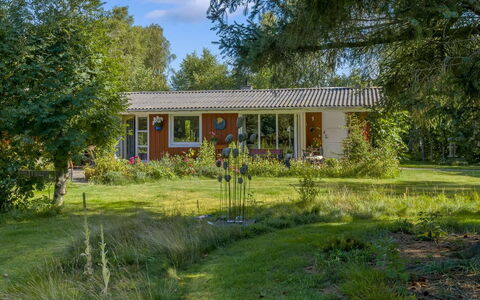 Hartvig - 800M from the Sea: Madera, Casa, Porche, Cubierta, Madera Dura, Techo, Manchas De Madera, Suelos De Madera, Eco Hotel