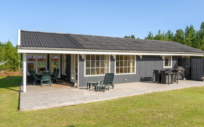 Dorith - 400M from the Sea