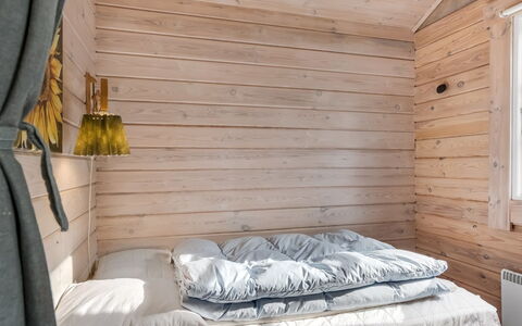 Tanas - 2Km from the Sea: Madera, Habitación, Mueble, Cama, Sábana, Linos, Suelo, Lecho, Madera Dura, Habitación