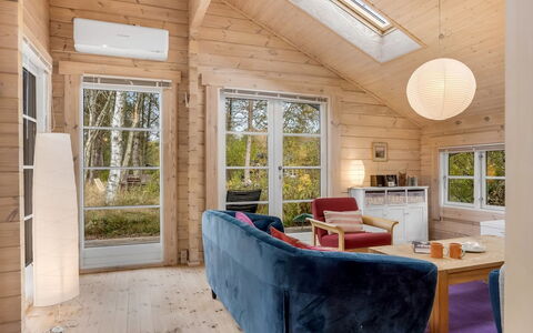 Tanas - 2Km from the Sea: Madera, Diseño De Interiores, Techo, Casa, Mueble, Habitación, Cabaña, Sala, Madera Dura, Sofá
