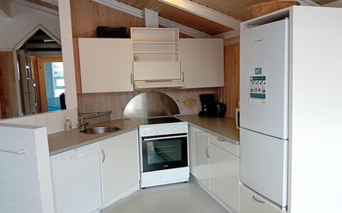 Eldmar - 500M from the Sea: Departamento, Sombra, Balcón, Silla, Cerca, Mueble Para Exteriores, Aluminio, Césped Artificial
