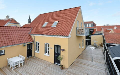 Ejler - 200M from the Sea: Madera, Techo, Arquitectura, Casa, Casa, Cabaña, Vía Muerta, Madera Dura, Pendiente, Inmuebles