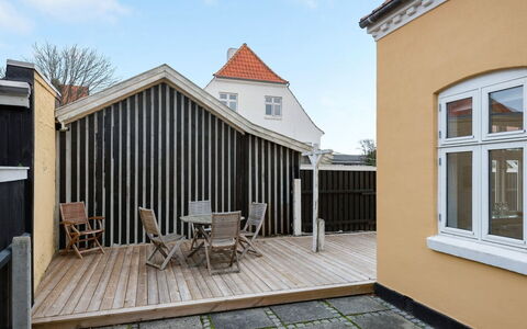 Ejler - 200M from the Sea: Madera, Techo, Arquitectura, Casa, Casa, Cabaña, Vía Muerta, Madera Dura, Pendiente, Inmuebles