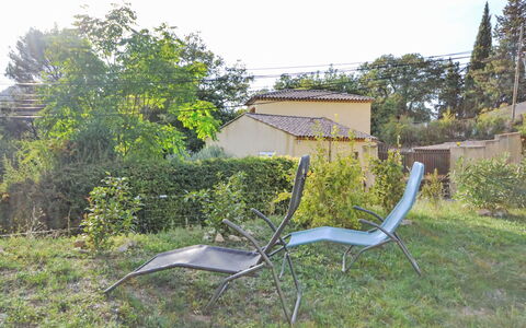Le Petit Verdillon: Mueble, Mueble Para Exteriores, Silla, Sunlounger, Jardín, Sombra, Patio Interior, Sillón, Sombra