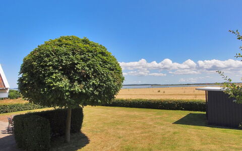 Spase - 250M to the Fjord: Techo, Casa, Casa, Cabaña, Vía Muerta, Inmuebles, Entrada De Coches, Edificios Del Jardín, Yarda, Cobertizo