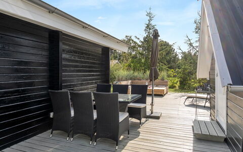 Botwith - 400M from the Sea: Piscina, Mueble Para Exteriores, Mueble, Recurso, Losa, Eco Hotel, Sombra, Silla, Ocio, Inmuebles