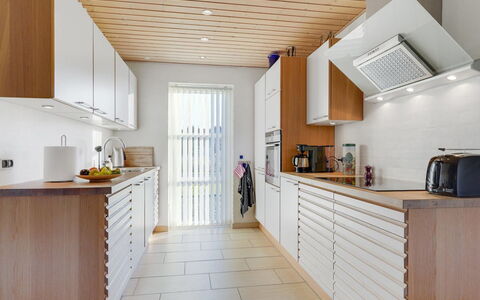 Fengur - 330M from the Sea: Cocina, Piso, Mueble, Diseño De Interiores, Mostrador, Madera, Techo, Gabinetes, Suelo, Aparato De Cocina