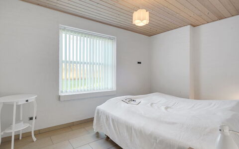 Fengur - 330M from the Sea: Pared, Habitación, Techo, Suelo, Madera, Diseño De Interiores, Piso, Cama, Sábana, Lecho