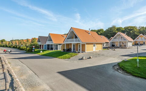 Åse - 100M to the Fjord: Techo, Casa, Cabaña, Vía Muerta, Sombra, Casa De Campo, Inmuebles, Entrada De Coches, Edificios Del Jardín, Yarda