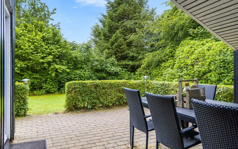 Corinna - 28Km from the Sea: 
