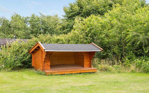 Thorolf - 30Km from the Sea: Piscina, Mueble Para Exteriores, Mueble, Recurso, Losa, Eco Hotel, Sombra, Silla, Ocio, Inmuebles