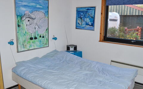 Amara: Habitación, Cama, Sábana, Lecho, Linos, Mueble, Piso, Suelo, Diseño De Interiores, Marco De La Cama