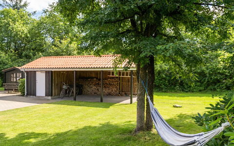 Sighrik - 30Km from the Sea: Mueble, Diseño De Interiores, Silla, Piso, Mesa, Recurso, Suelo, Techo, Habitación, Eco Hotel