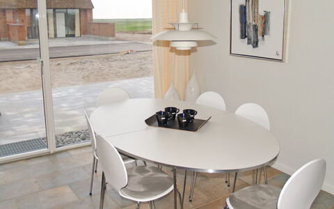 Fanny - 2Km from the Sea: Mueble, Piso, Suelo, Diseño De Interiores, Madera, Mesa, Silla, Encendiendo, Cocina Y Comedor Mesa, Comedor
